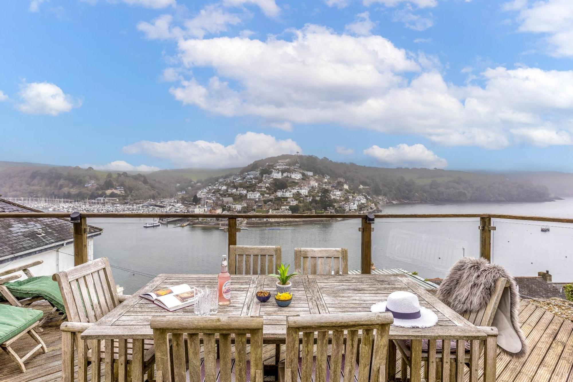 Uphigh - Elevated Family Home With Stunning River Views ดาร์ตมัธ ภายนอก รูปภาพ