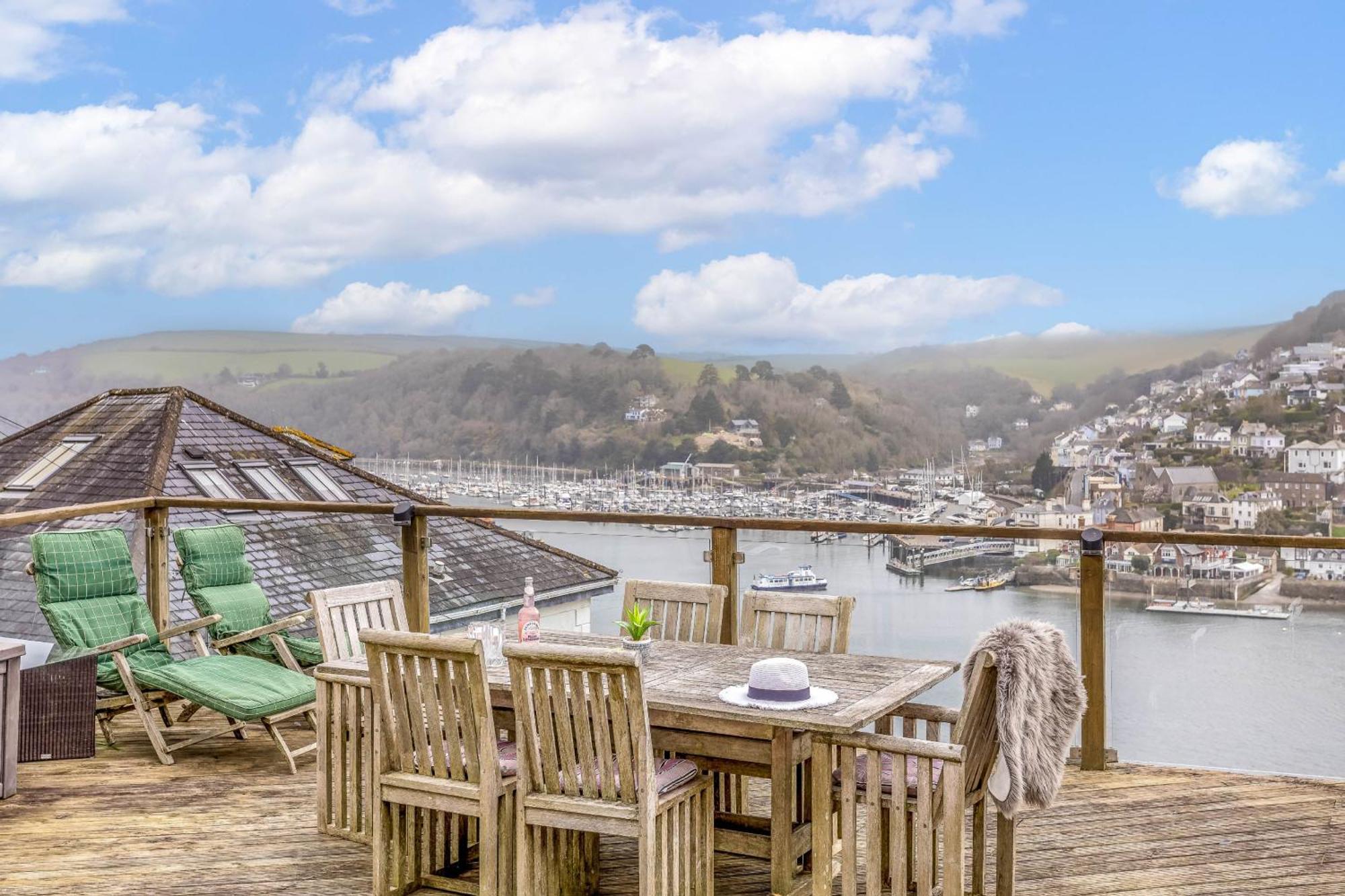 Uphigh - Elevated Family Home With Stunning River Views ดาร์ตมัธ ภายนอก รูปภาพ